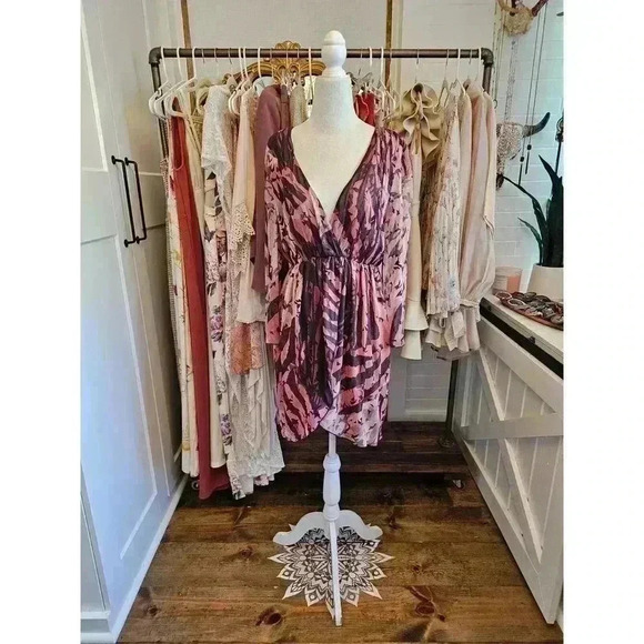 Alice + Olivia Women's L Conry Silk Bell Sleeve Gossip Girl Mini Dress - Picture 2 of 10